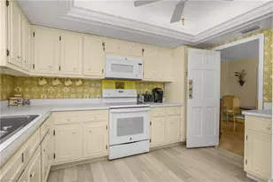 2701 Gulf Shore Blvd N, Naples, FL 34103 - Photo 12