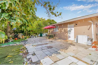 5238 Floridan Ave, Naples, FL 34113 - Photo 10