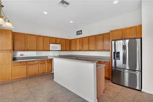 9920 Springlake Cir, Estero, FL 33928 - Photo 8