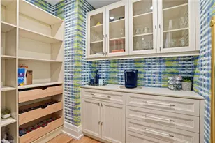 185 N Lake Dr, Naples, FL 34102 - Photo 10