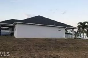 2118 NE 13th Pl, Cape Coral, FL 33909 - Photo 8