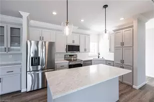 11310 Bougainvillea Ln, Fort Myers Beach, FL 33931 - Photo 8