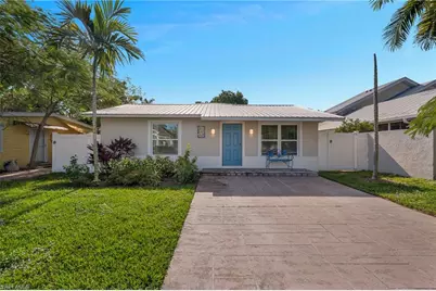 712 110th Ave N, Naples, FL 34108 - Photo 1