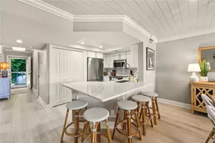 9103 Vanderbilt Dr, Naples, FL 34108 - Photo 4