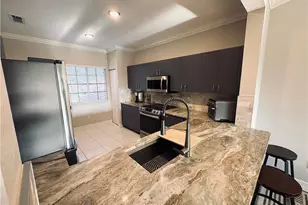 685 Luisa Ln, Naples, FL 34104 - Photo 16