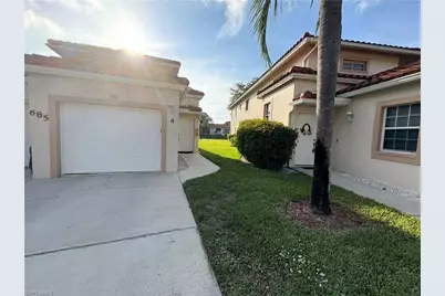 685 Luisa Ln #4, Naples, FL 34104 - Photo 2
