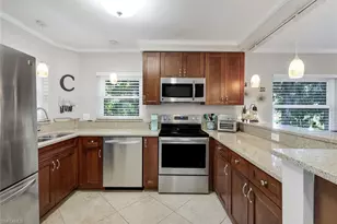 201 Quail Forest Blvd, Naples, FL 34105 - Photo 18