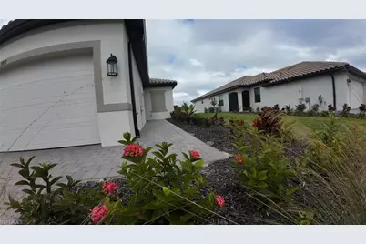 19552 Hinkley Dr, Estero, FL 33928 - Photo 4