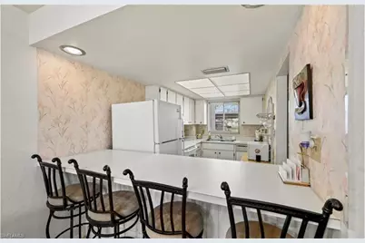 2079 Barkeley Ln #6, Fort Myers, FL 33907 - Photo 4