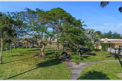 2079 Barkeley Ln #6, Fort Myers, FL 33907 - Photo 16