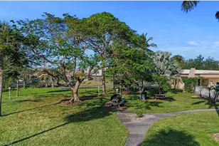 2079 Barkeley Ln, Fort Myers, FL 33907 - Photo 16