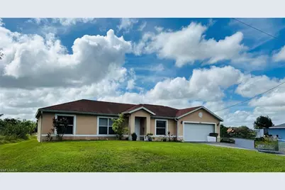 466 Redwing St, Lehigh Acres, FL 33974 - Photo 1