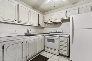 400 Village Green Circle, Palm Springs, FL 33461 - Photo 4