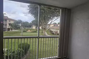 400 Village Green Circle, Palm Springs, FL 33461 - Photo 12