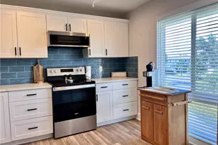 202 Peppermint Ln, Naples, FL 34112 - Photo 6