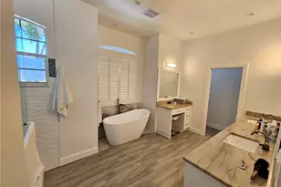 8122 Wilshire Lakes Blvd, Naples, FL 34109 - Photo 14