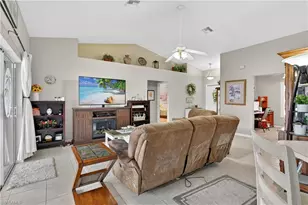 1815 NE 2nd Pl, Cape Coral, FL 33909 - Photo 20