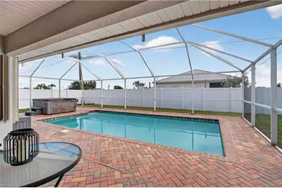1815 NE 2nd Pl, Cape Coral, FL 33909 - Photo 2