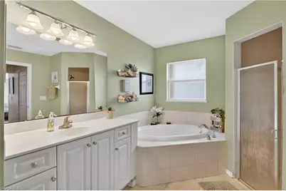 1815 NE 2nd Pl, Cape Coral, FL 33909 - Photo 8