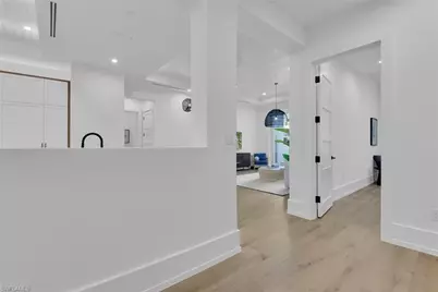 201 8th St S #209, Naples, FL 34102 - Photo 2