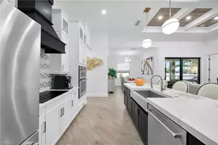 425 SE 15th St, Cape Coral, FL 33990 - Photo 18