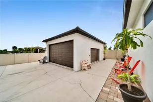 425 SE 15th St, Cape Coral, FL 33990 - Photo 38