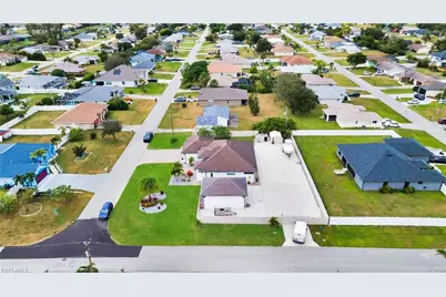 425 SE 15th St, Cape Coral, FL 33990 - Photo 46