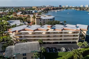 816 W Elkcam Cir, Marco Island, FL 34145 - Photo 22