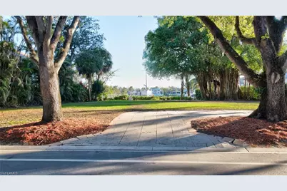 442 18th Ave S, Naples, FL 34102 - Photo 2