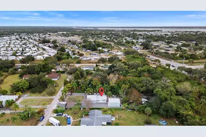 191 Abbey Ln, North Fort Myers, FL 33917 - Photo 40