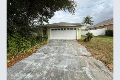 633 SW 10th Pl, Cape Coral, FL 33991 - Photo 1