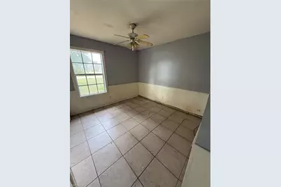 633 SW 10th Pl, Cape Coral, FL 33991 - Photo 8