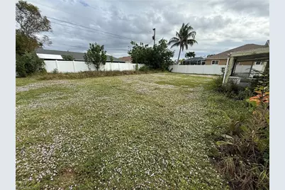 633 SW 10th Pl, Cape Coral, FL 33991 - Photo 12