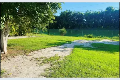 151 7th St, Naples, FL 34113 - Photo 14