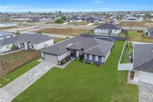 309 NE 15th Terrace, Cape Coral, FL 33909 - Photo 2