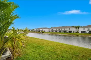 15436 Wildflower Cir, Naples, FL 34119 - Photo 4