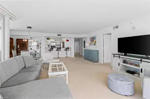 21 Bluebill Ave, Naples, FL 34108 - Photo 8