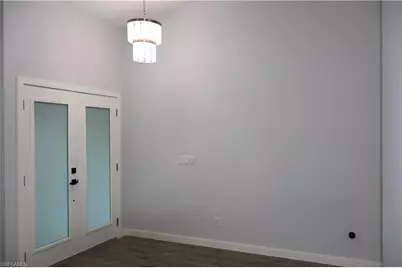 5191 Sunbury Ct, Naples, FL 34104 - Photo 4