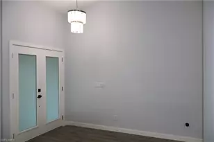 5191 Sunbury Ct, Naples, FL 34104 - Photo 4