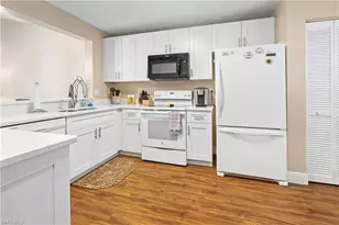 741 Landover Cir, Naples, FL 34104 - Photo 8