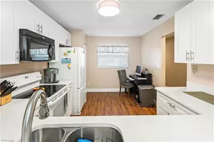 741 Landover Cir, Naples, FL 34104 - Photo 6