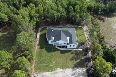 160 Logan Blvd S, Naples, FL 34119 - Photo 32