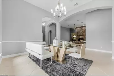 160 Logan Blvd S, Naples, FL 34119 - Photo 6