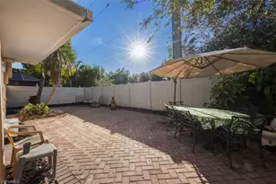 1321 Naples Lake Dr, Naples, FL 34104 - Photo 18