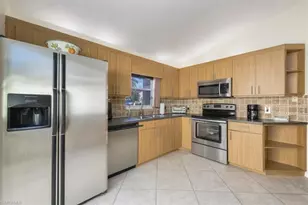 1321 Naples Lake Dr, Naples, FL 34104 - Photo 8