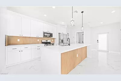 539 Hutton St E, Lehigh Acres, FL 33974 - Photo 6