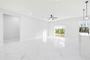 915 Mayfield Ave S, Lehigh Acres, FL 33974 - Photo 10