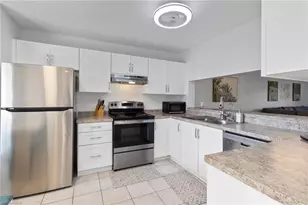 3705 Amberly Cir, Naples, FL 34112 - Photo 2