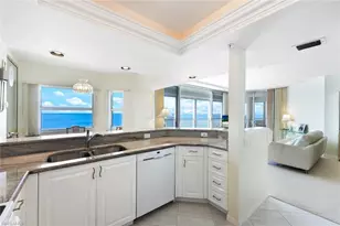 9577 Gulf Shore Dr, Naples, FL 34108 - Photo 4