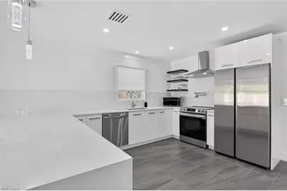 565 110th Ave N, Naples, FL 34108 - Photo 2